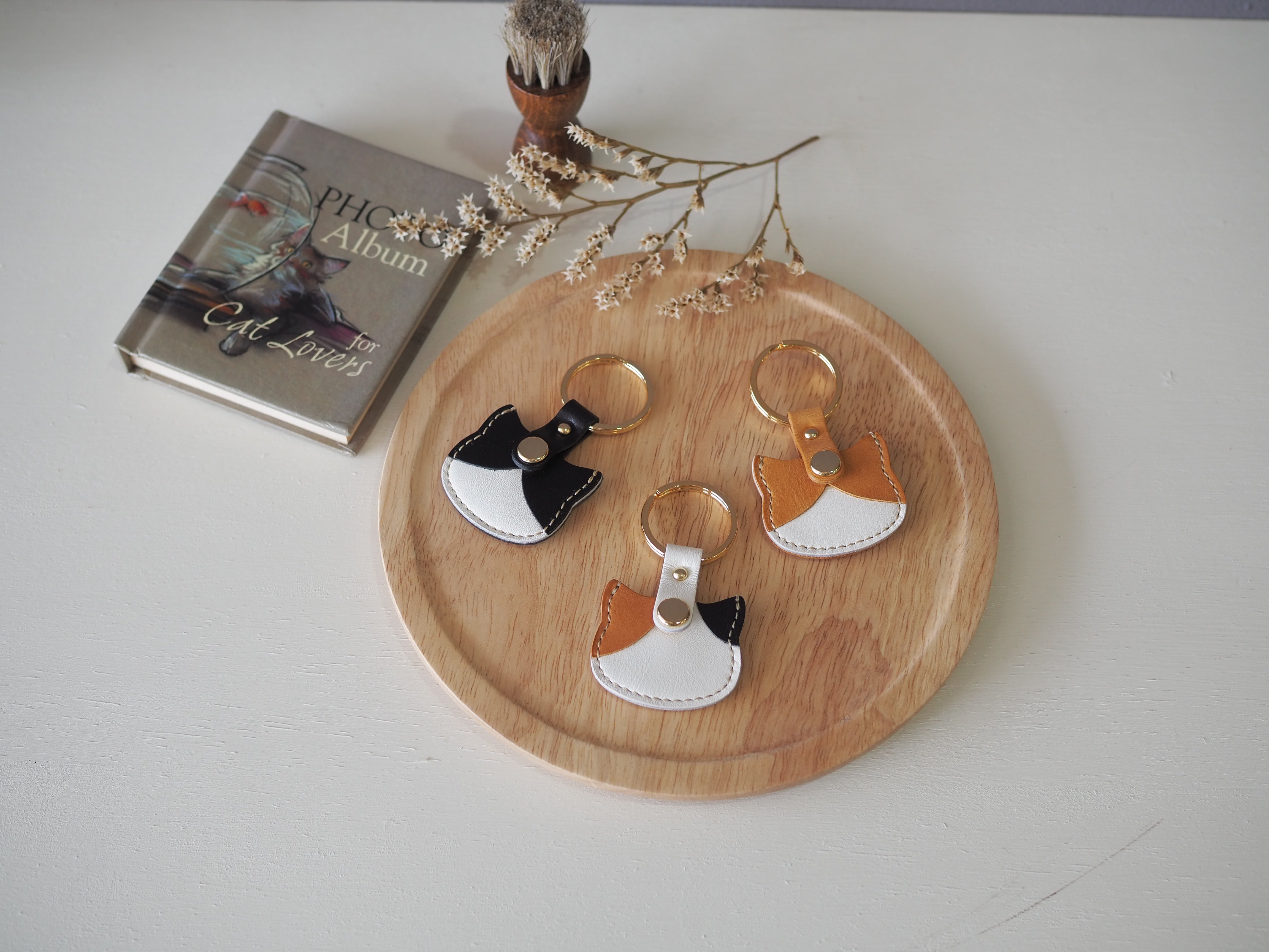 チンギスハーン 成吉思汗 皮タペストリー 猫好き革職人が作る革小物と猫グッズのお店 bristle grass公式